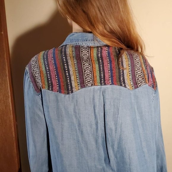 Funky chambray button down/ lightweight "shacket" - Picture 7 of 8